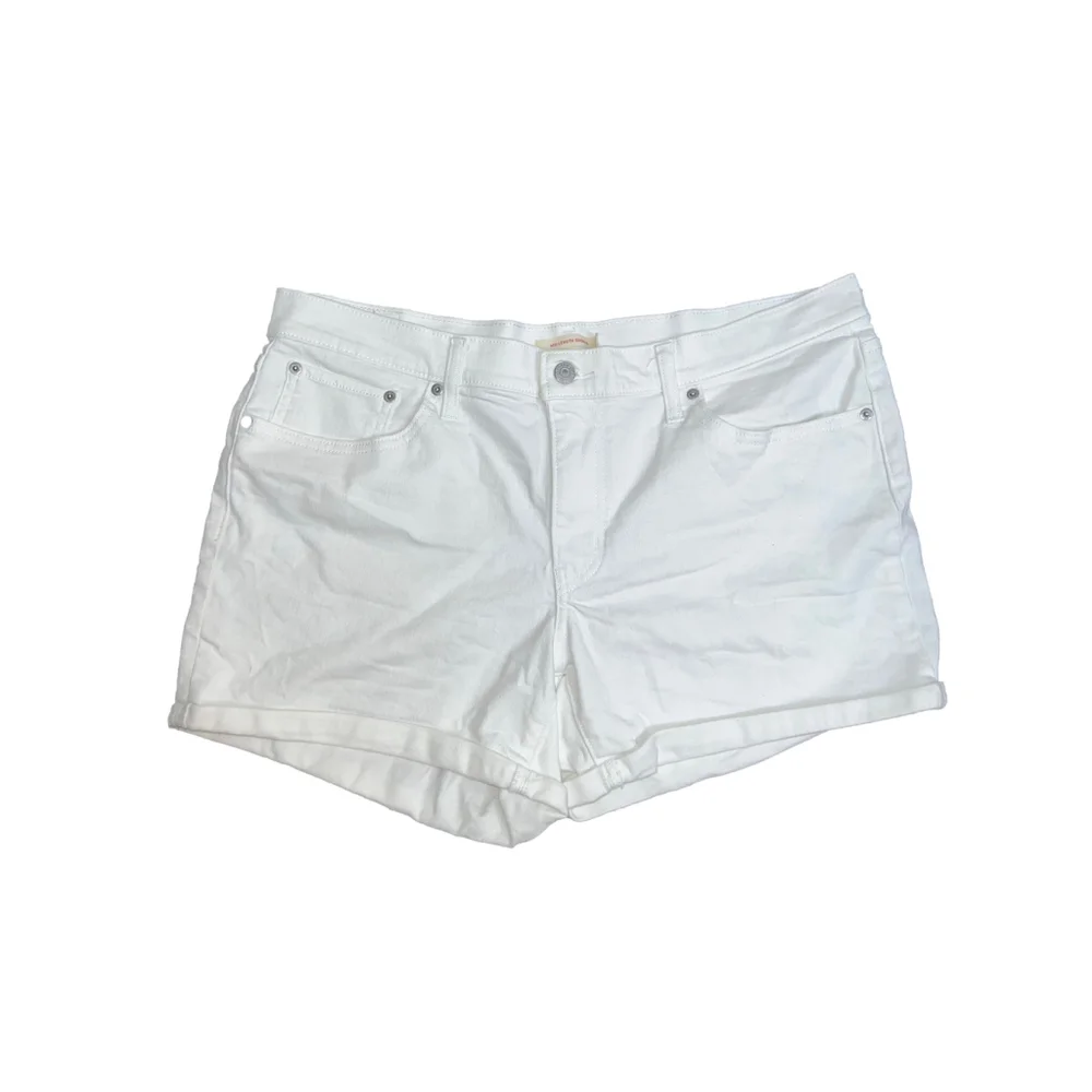 Levis mid length White Denim Shorts W39